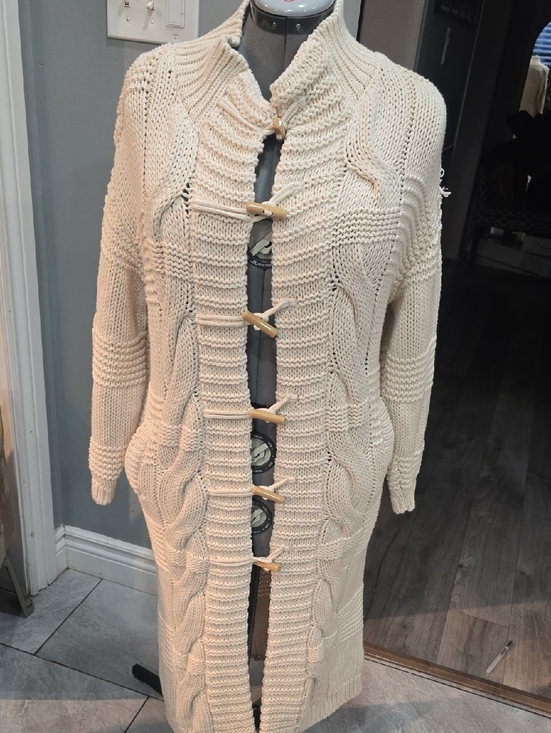 Pilcro Sweaters - Pilcro Cream Cable Knit Toggle Cardigan(small Damage On The Sleeves)